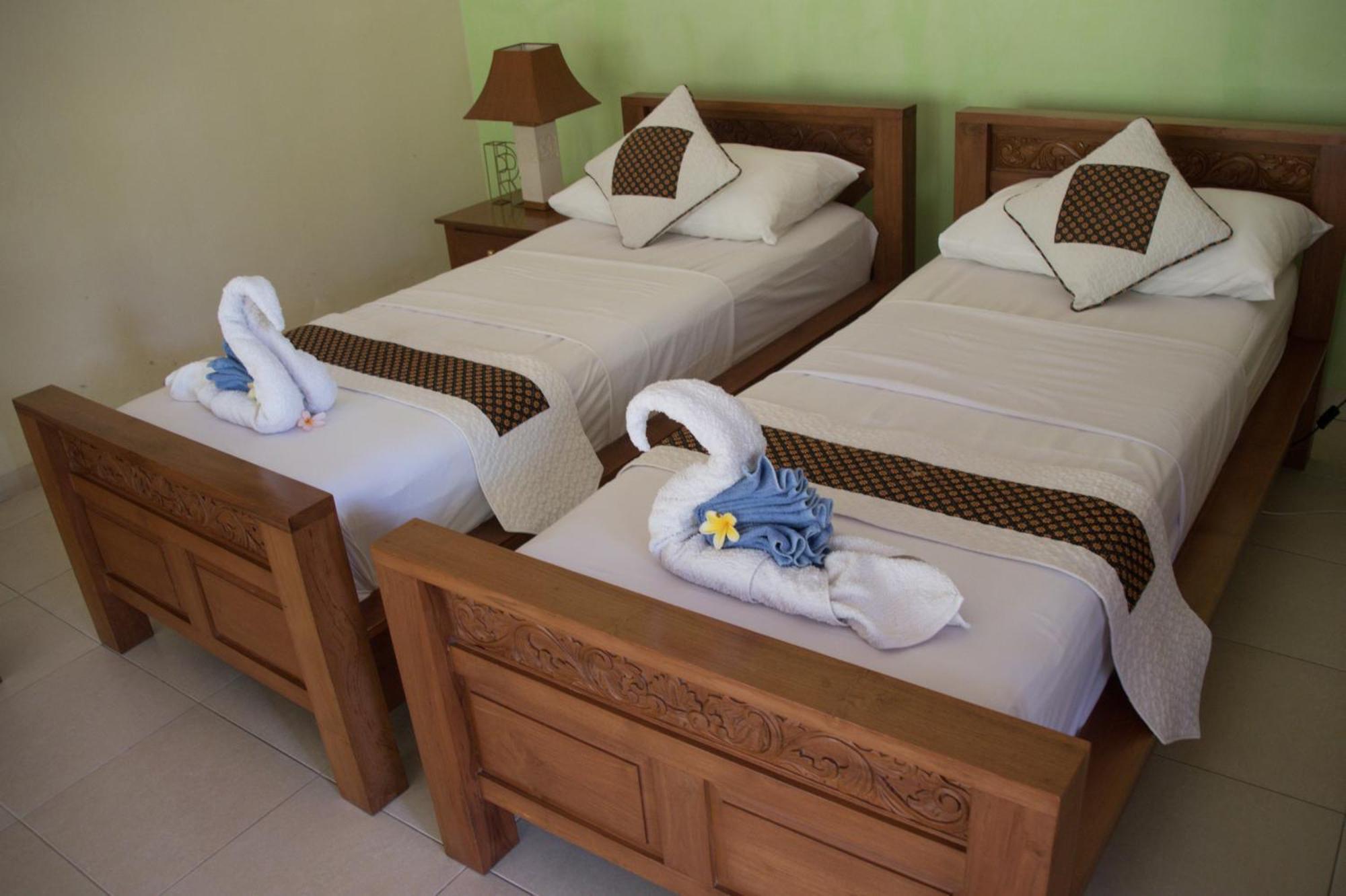 Guesthouse Rumah Senang Kalibaru エクステリア 写真