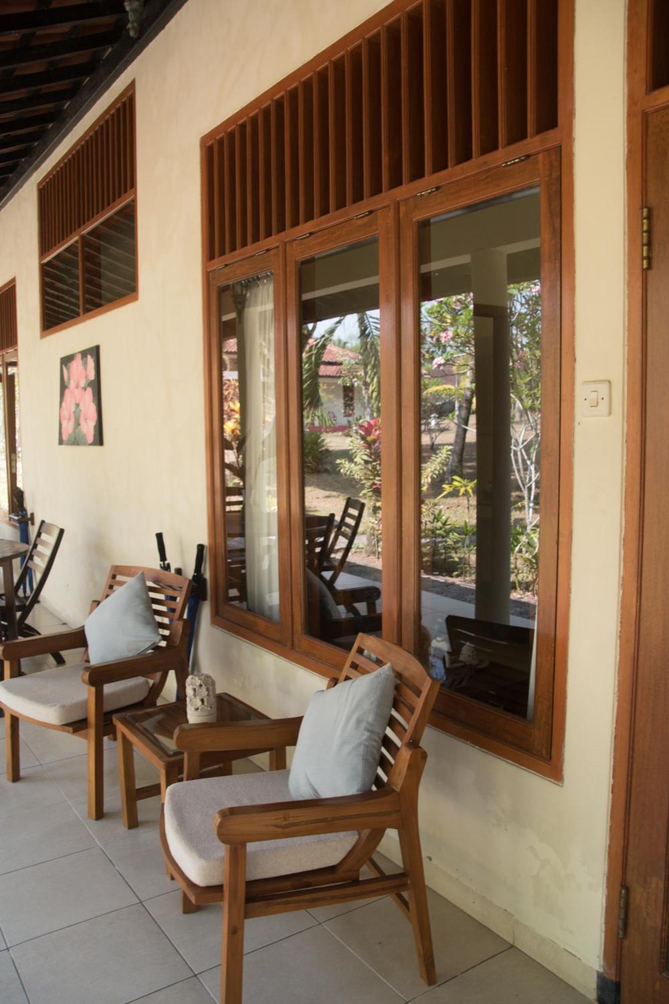 Guesthouse Rumah Senang Kalibaru エクステリア 写真