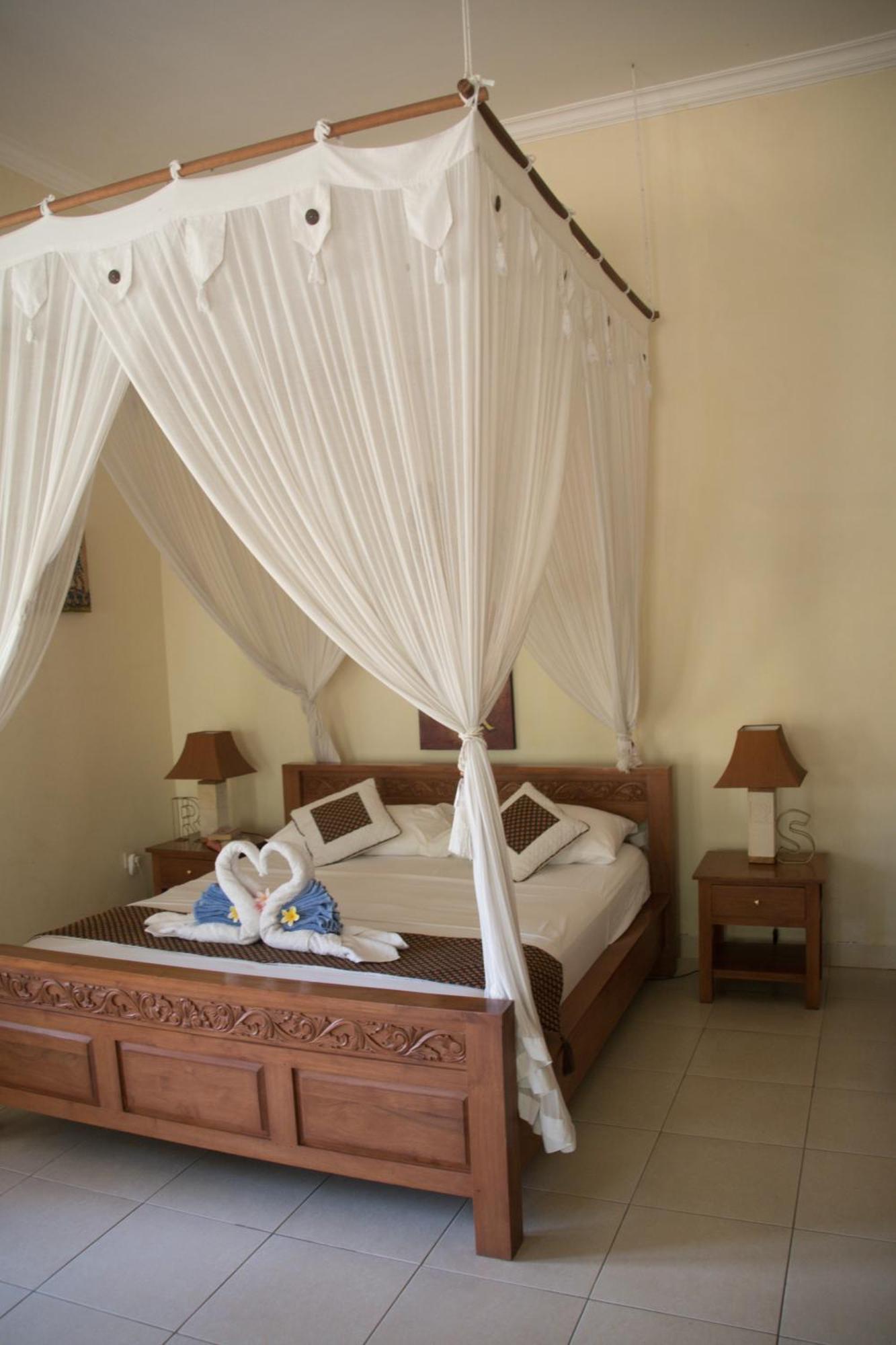 Guesthouse Rumah Senang Kalibaru エクステリア 写真
