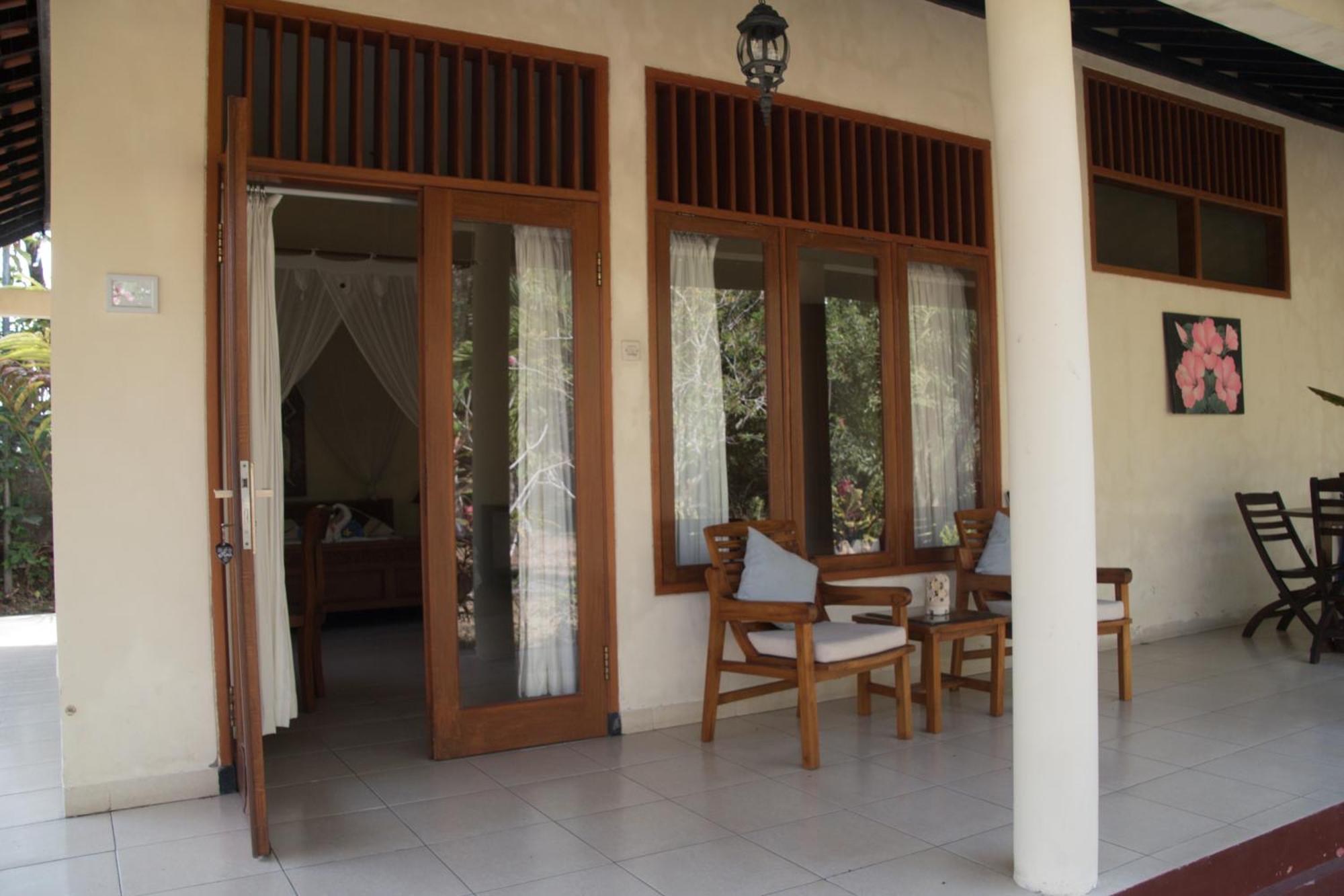 Guesthouse Rumah Senang Kalibaru エクステリア 写真
