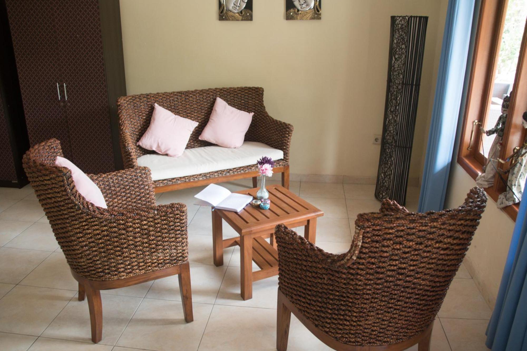 Guesthouse Rumah Senang Kalibaru エクステリア 写真