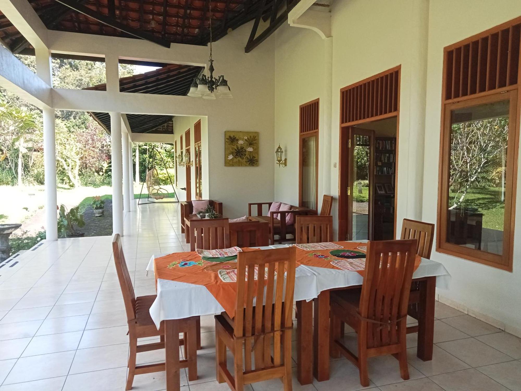Guesthouse Rumah Senang Kalibaru エクステリア 写真