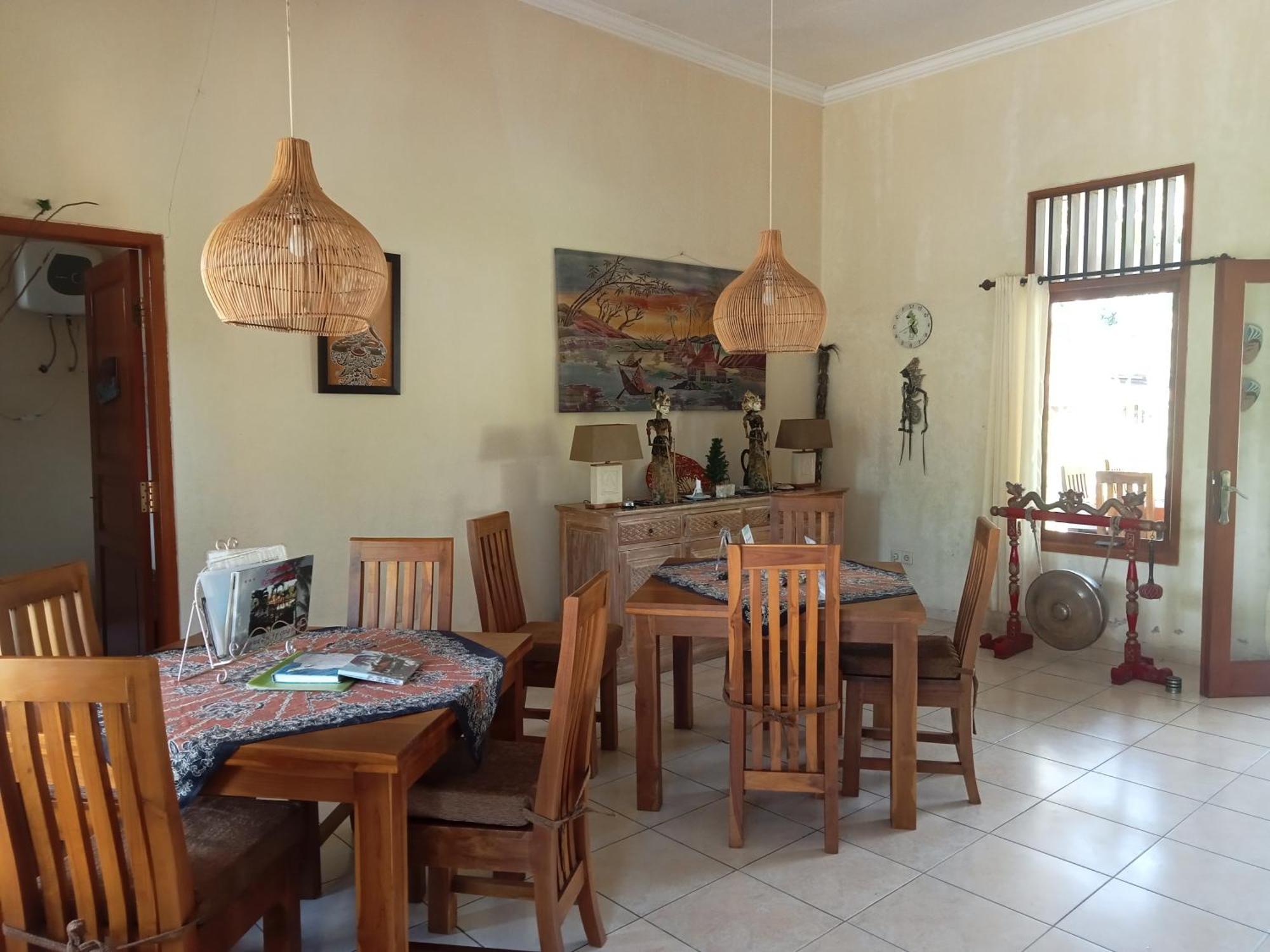Guesthouse Rumah Senang Kalibaru エクステリア 写真
