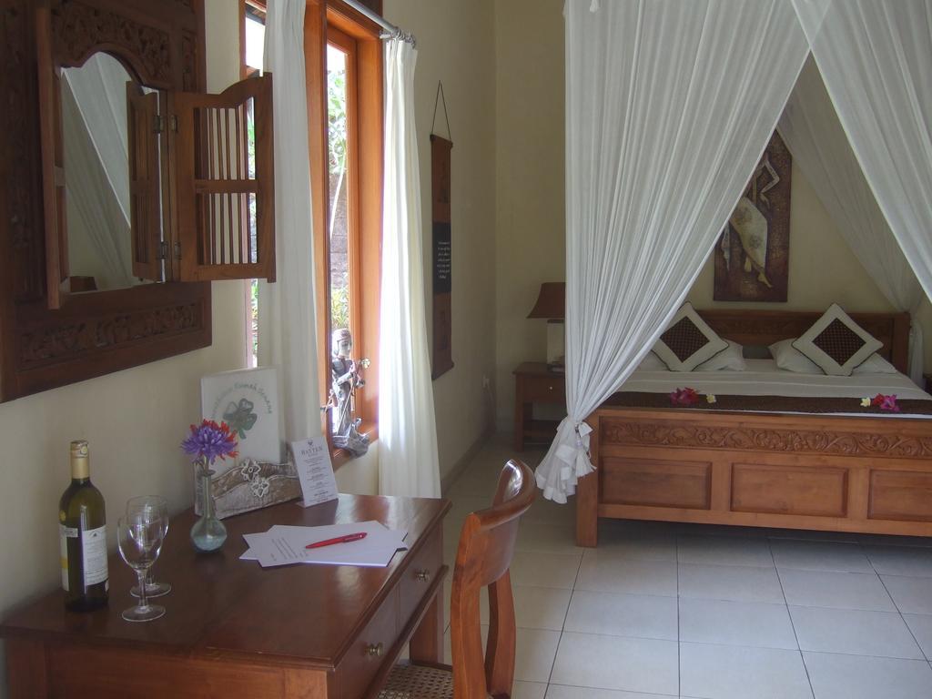 Guesthouse Rumah Senang Kalibaru エクステリア 写真
