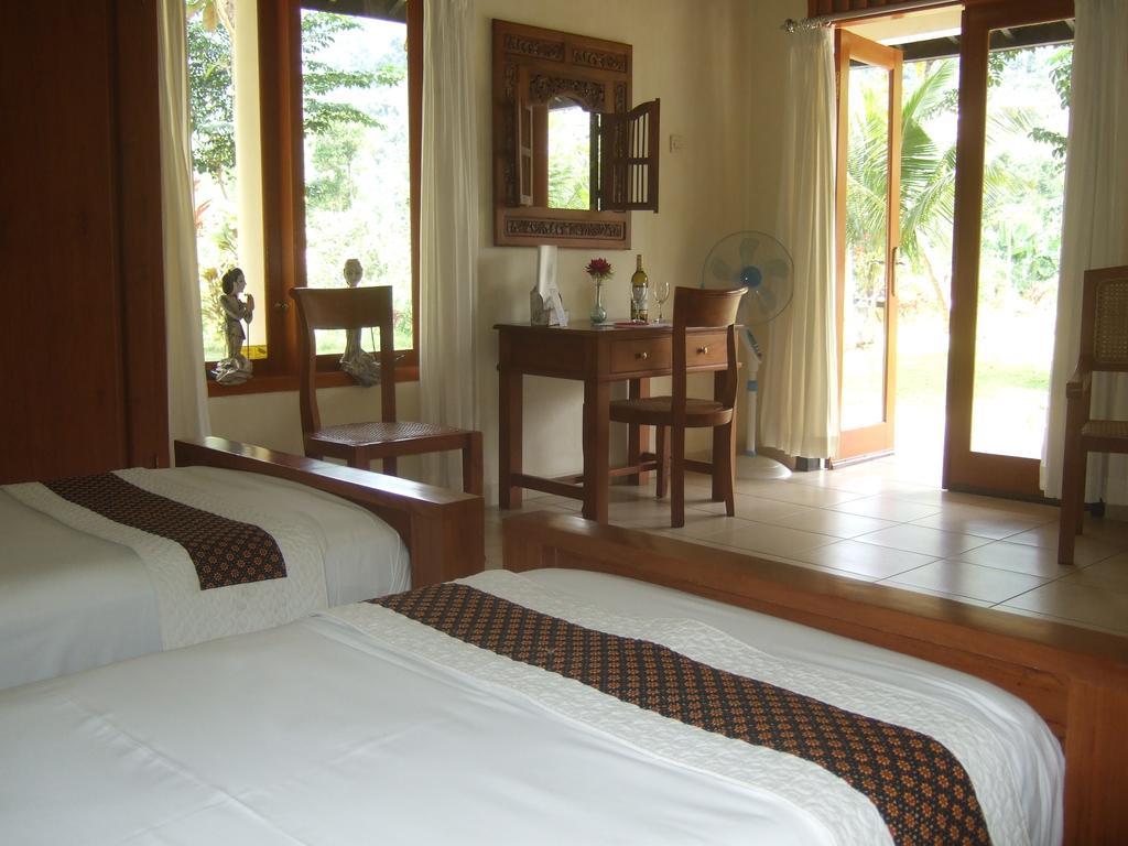 Guesthouse Rumah Senang Kalibaru エクステリア 写真