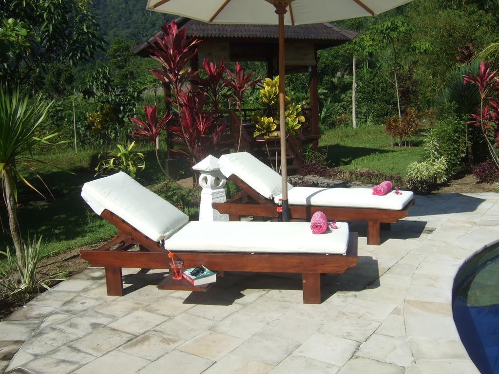 Guesthouse Rumah Senang Kalibaru エクステリア 写真