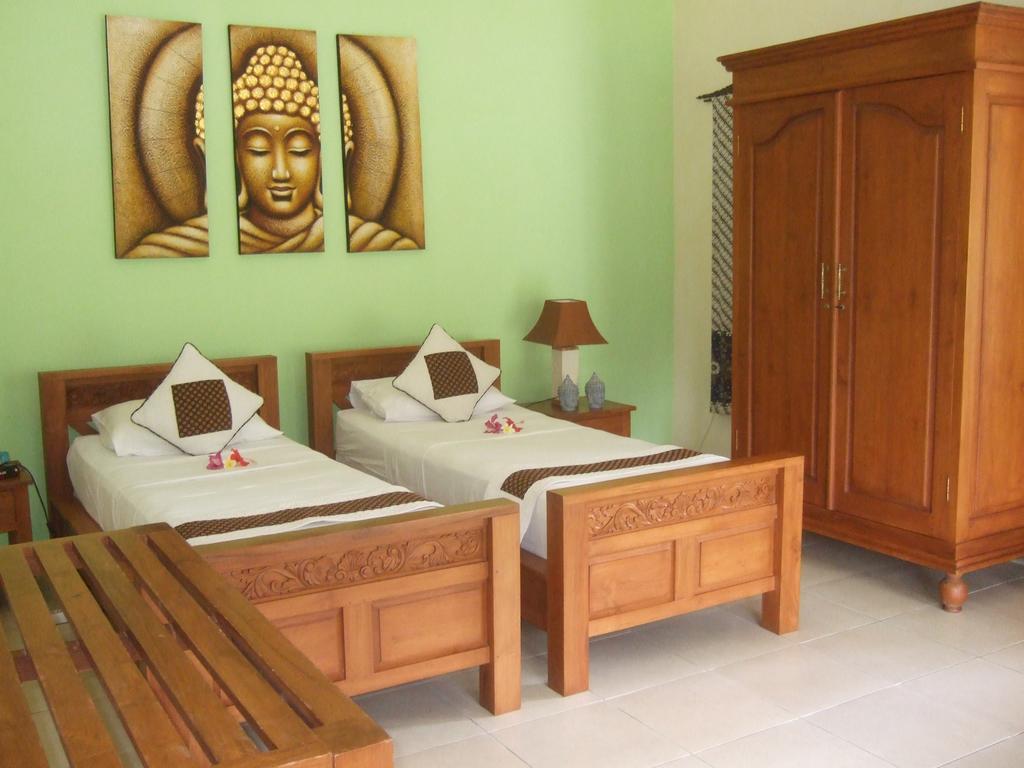 Guesthouse Rumah Senang Kalibaru エクステリア 写真