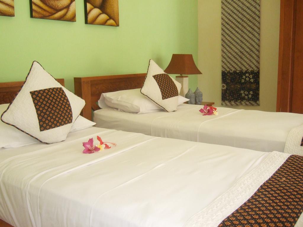 Guesthouse Rumah Senang Kalibaru エクステリア 写真