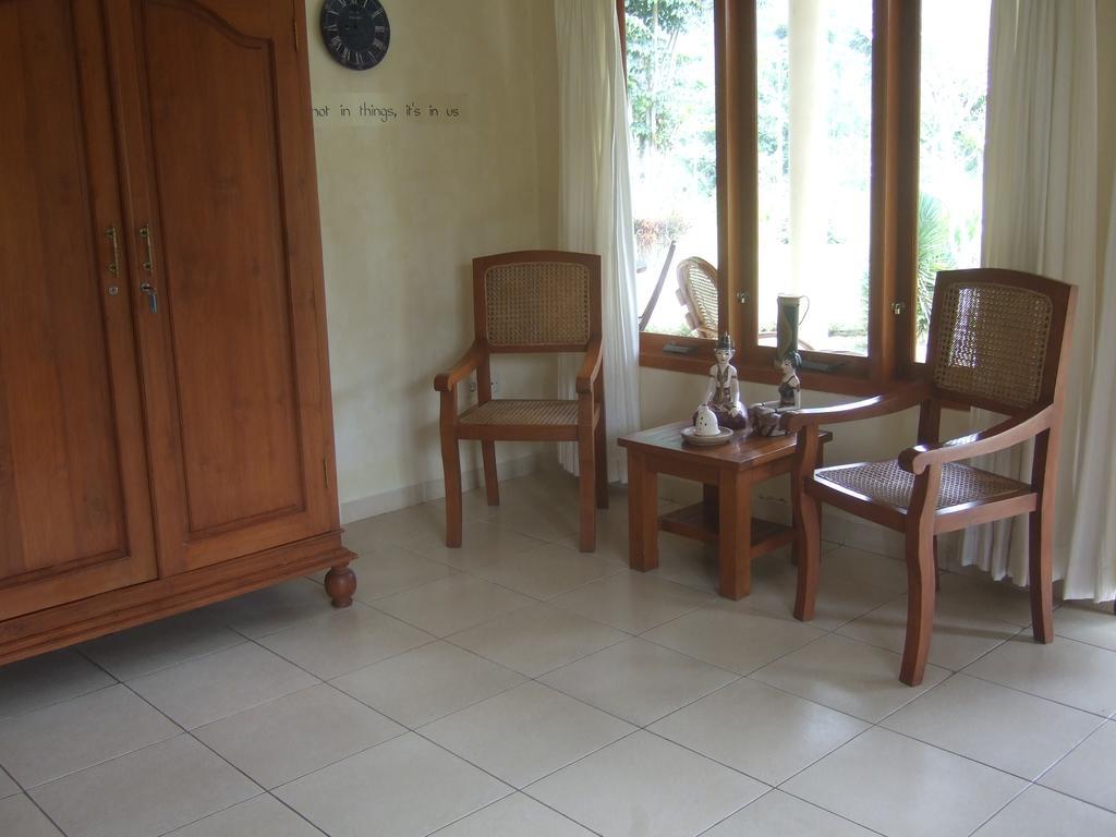 Guesthouse Rumah Senang Kalibaru エクステリア 写真